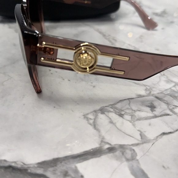 NIB Versace sunglasses - Picture 5 of 10